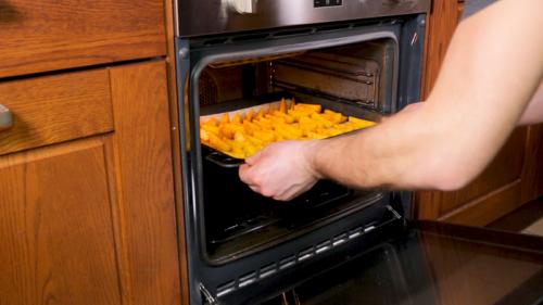 Картофель по-деревенски в духовке с варкой. Картофель по-деревенски