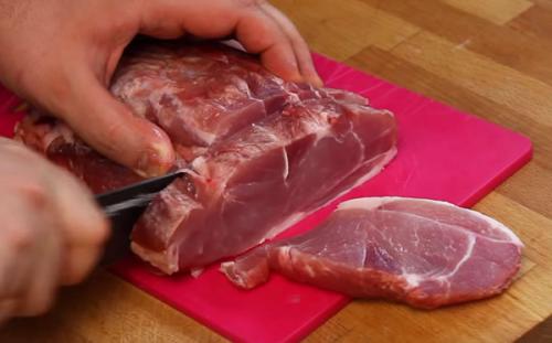 6) Какие варианты добавления мяса или овощей к картофелю по-французски можно предложить. Как приготовить картошку по-французски в духовке с мясом