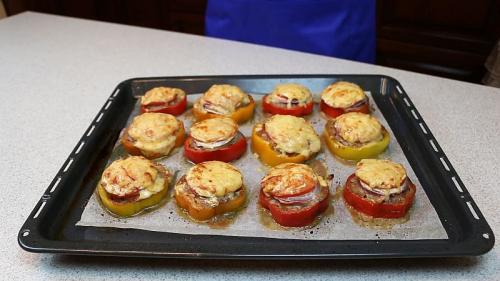 Котлеты С болгарским перцем и сыром в духовке. Описание