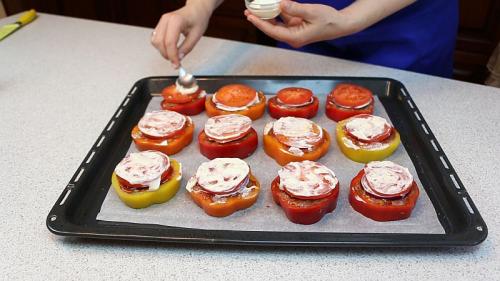 Котлеты С болгарским перцем и сыром в духовке. Описание