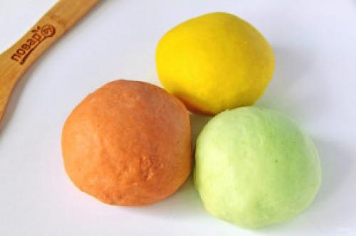 Какой секрет приготовления зеленого теста для пельменей. Цветные пельмени