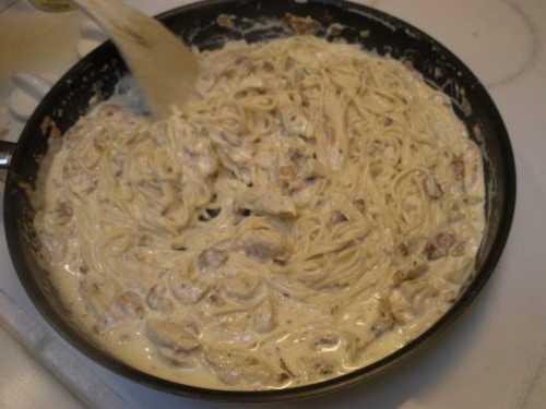 Паста Карбонара 1 порция. Паста Карбонара с курицей в сливочном соусе