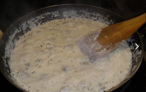 Карбонара с беконом. Рецепт пасты Карбонара с беконом и сливками без яиц