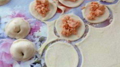 Сочные и вкусные: как приготовить пельмени с горбушей и салом 03 Сочные и вкусные: как приготовить пельмени с горбушей и салом 03