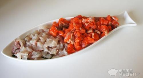 С какими видами дополнительной начинки можно комбинировать семгу и травы в пельменях. Рецепт: Пельмени с рыбой и овощами - легкие пельмени со средиземноморским вкусом