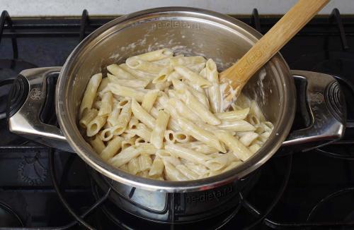 Паста карбонара с колбасками. Как приготовить пасту с охотничьими колбасками в сливочном соусе — рецепт очень простой и вкусной пасты с пошаговыми фото