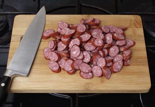 Паста карбонара с колбасками. Как приготовить пасту с охотничьими колбасками в сливочном соусе — рецепт очень простой и вкусной пасты с пошаговыми фото