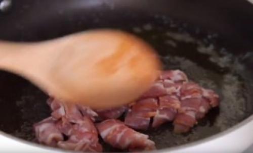 Паста карбонара с колбасками. Как приготовить пасту с охотничьими колбасками в сливочном соусе — рецепт очень простой и вкусной пасты с пошаговыми фото 11 Паста карбонара с колбасками. Как приготовить пасту с охотничьими колбасками в сливочном соусе — рецепт очень простой и вкусной пасты с пошаговыми фото 11