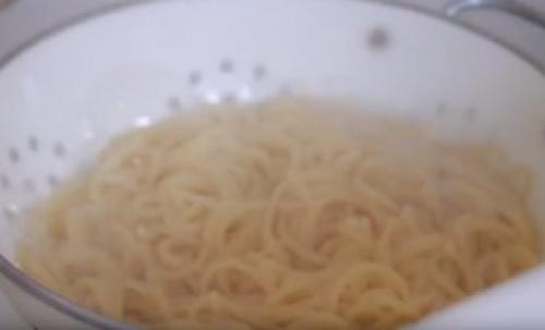 Паста карбонара с колбасками. Как приготовить пасту с охотничьими колбасками в сливочном соусе — рецепт очень простой и вкусной пасты с пошаговыми фото 14 Паста карбонара с колбасками. Как приготовить пасту с охотничьими колбасками в сливочном соусе — рецепт очень простой и вкусной пасты с пошаговыми фото 14