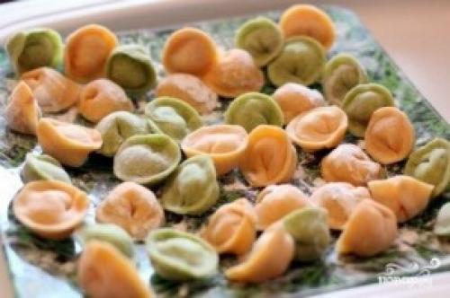 Есть ли способы украшения пельменей в форме рыбы после приготовления. Разноцветные пельмени с рыбой