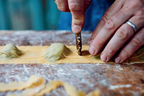 Королевское тесто для пасты. Равиоли — рецепт итальянской кухни. Но кому не знакомо подобное изделие из теста с начинкой… 04 Королевское тесто для пасты. Равиоли — рецепт итальянской кухни. Но кому не знакомо подобное изделие из теста с начинкой… 04