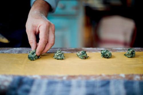 Королевское тесто для пасты. Равиоли — рецепт итальянской кухни. Но кому не знакомо подобное изделие из теста с начинкой… 02 Королевское тесто для пасты. Равиоли — рецепт итальянской кухни. Но кому не знакомо подобное изделие из теста с начинкой… 02