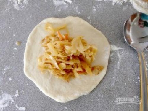 Пирожки с капустой жареные