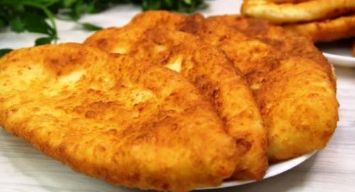 Жареные пирожки, как в ларьках. Уникальное «вокзальное» тесто на пирожки. Вся фишка в рассоле и картофельном отваре